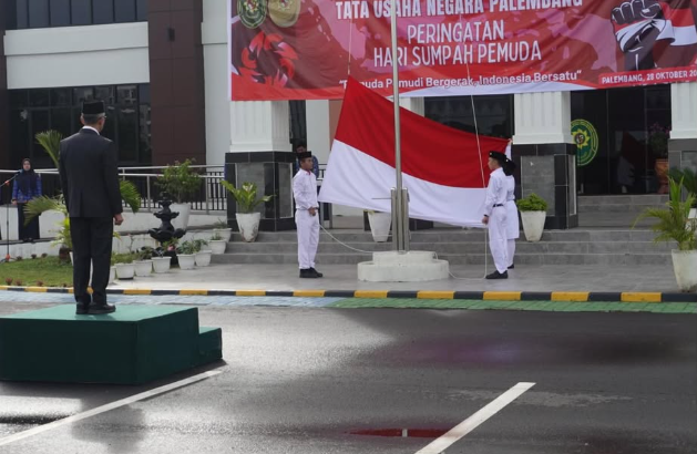 pengibaran bendera